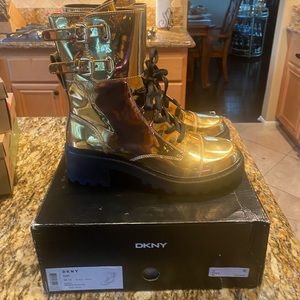 *RARE FIND* BRAND NEW IN BOX - DKNY Bart Boots - Dark Gold - Size 11